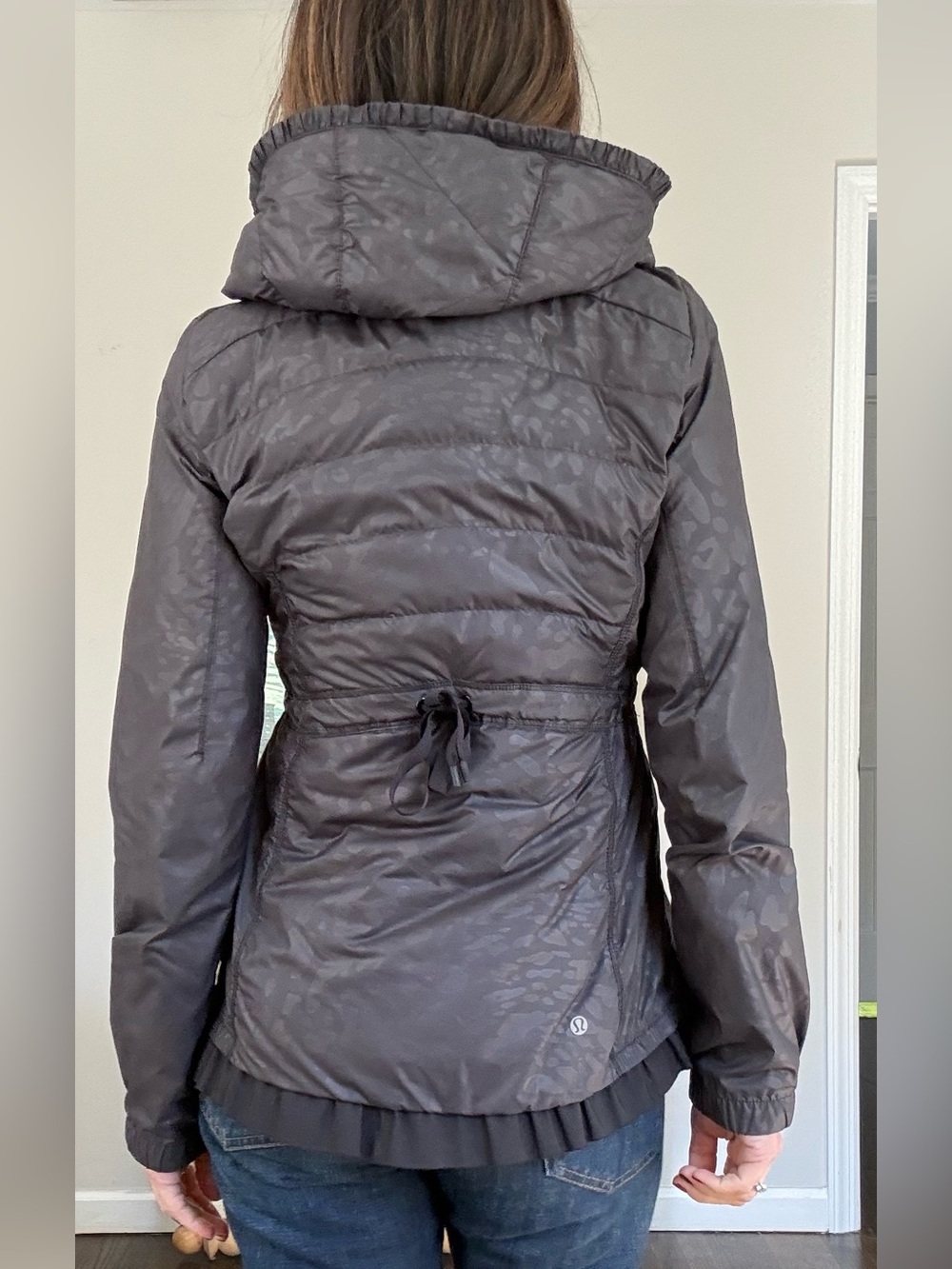 Lululemon Spring Fling Puffy Windbreaker Jacket size 8